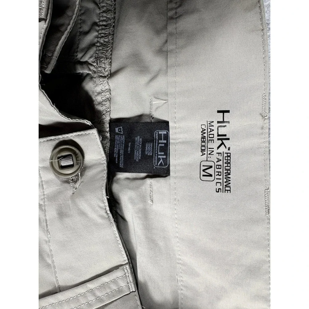 Huk Fishing Shorts Men's Medium Tan Workwear Lightweight Performance Outdoors
